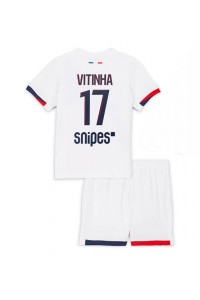 Paris Saint-Germain Vitinha #17 Jalkapallovaatteet Lasten Vieraspeliasu 2025-26 Lyhythihainen (+ Lyhyet housut)
